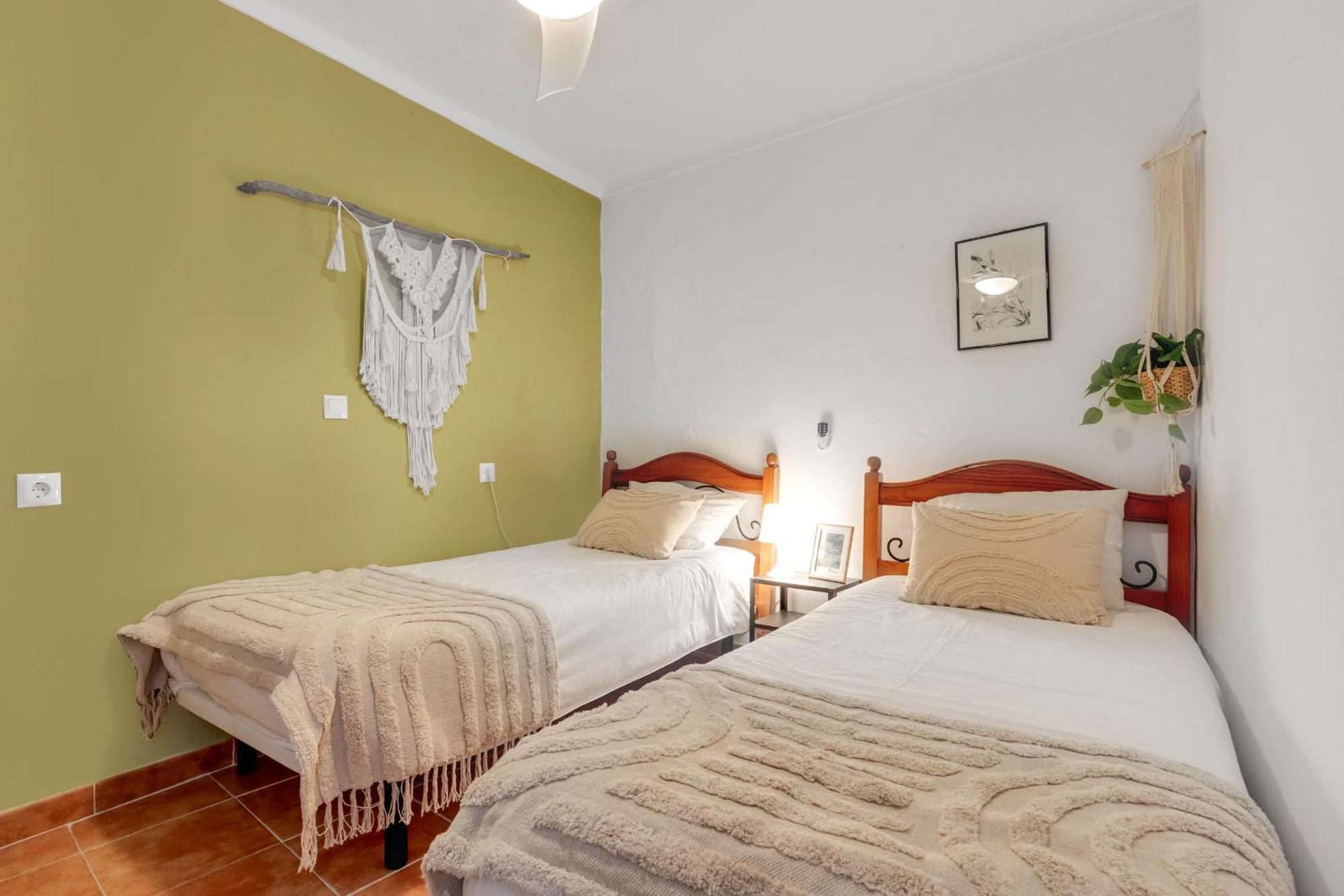 Casa De La Montana Apartments Sayalonga المظهر الخارجي الصورة